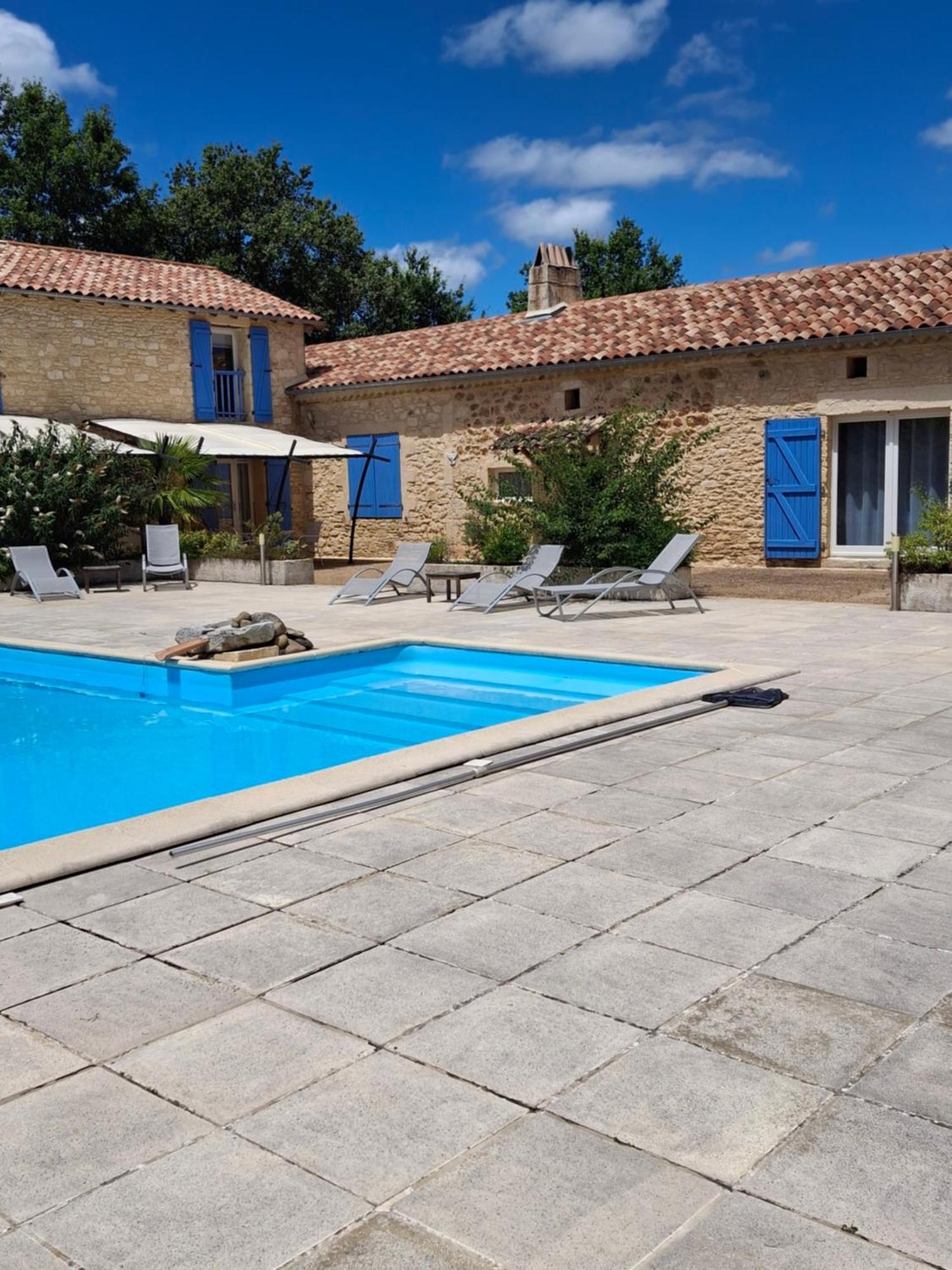 Aux Blanches Pierres Apartment Fumel Exterior photo