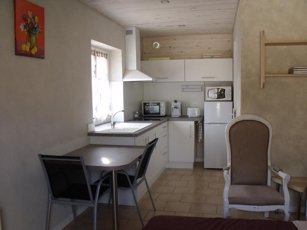 Aux Blanches Pierres Apartment Fumel Exterior photo