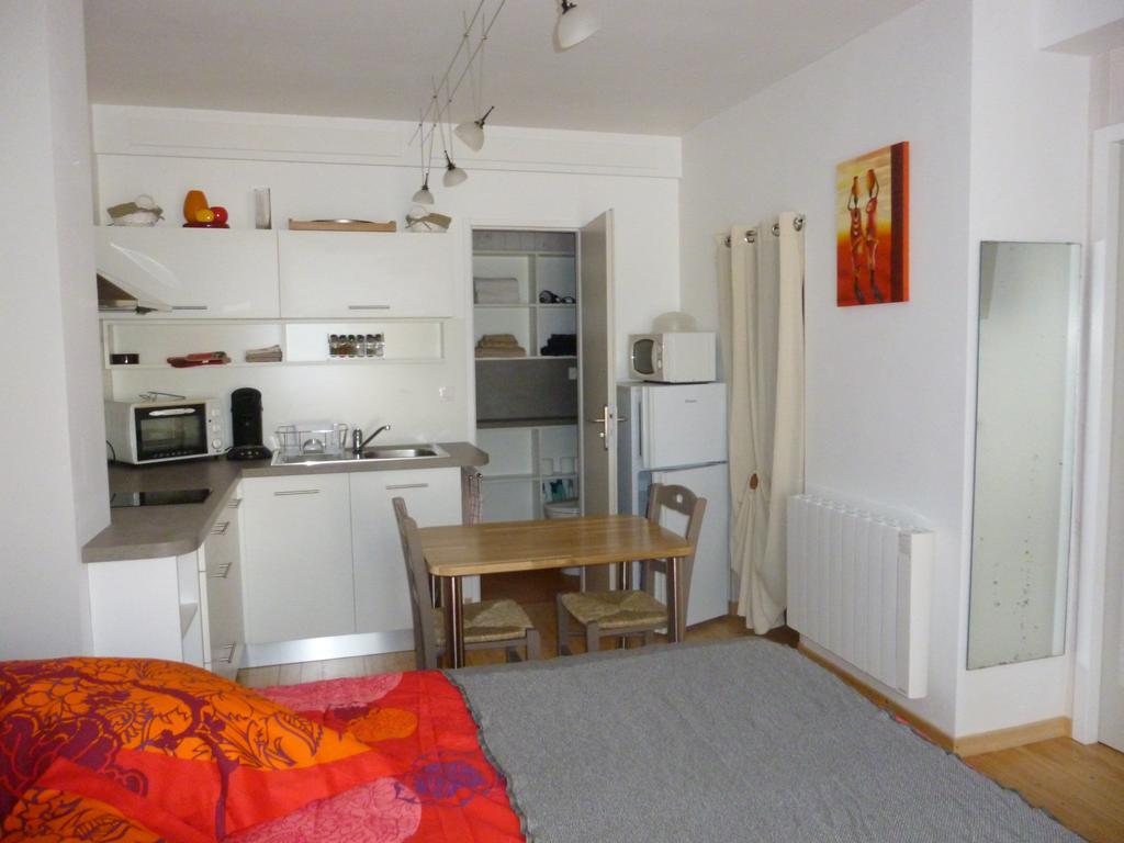 Aux Blanches Pierres Apartment Fumel Exterior photo